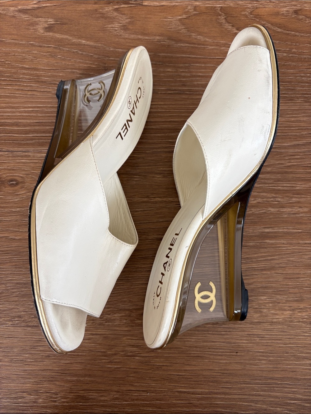 CHANEL Cream Leather Open-Toe Mules with Clear Gold-Accented Heel